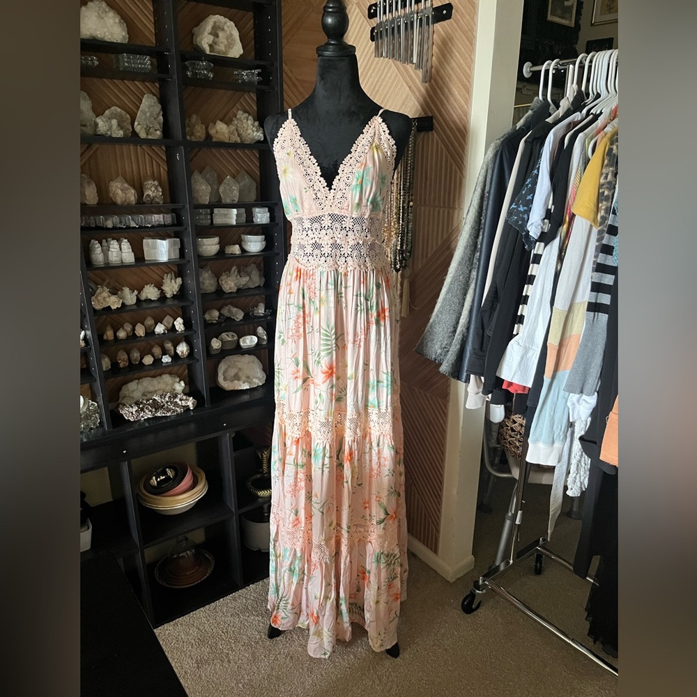 Gorgeous Tiered Pink Flowy Summer Maxi Dress with Flower Print. Super Boho! PQ